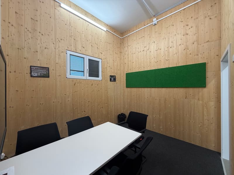 Kleines Büro oder Lagerraum in kreativer Fabrikhalle (3)