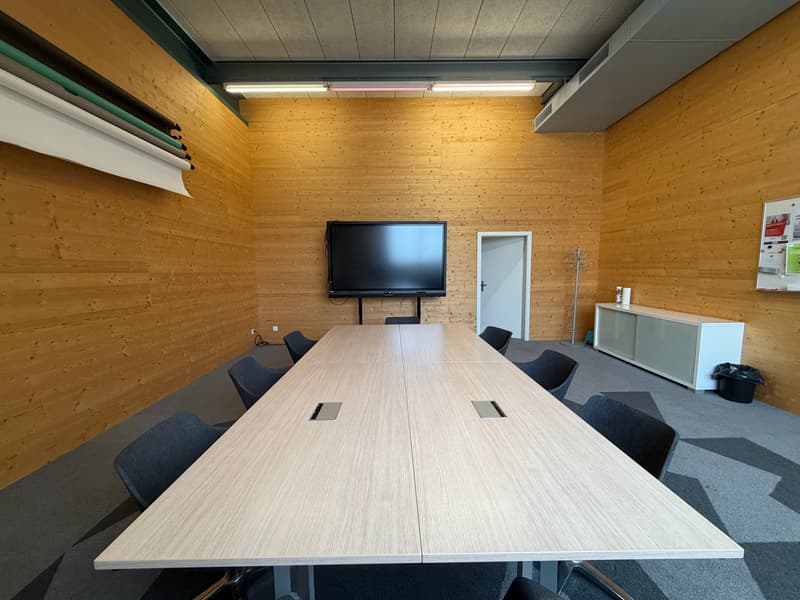 Kleines Büro oder Lagerraum in kreativer Fabrikhalle (5)