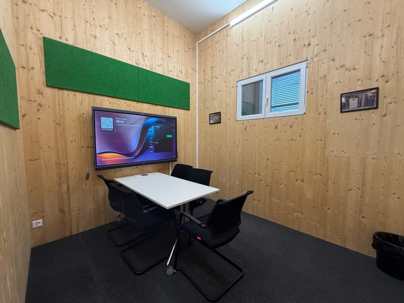 Kleines Büro oder Lagerraum in kreativer Fabrikhalle (1)