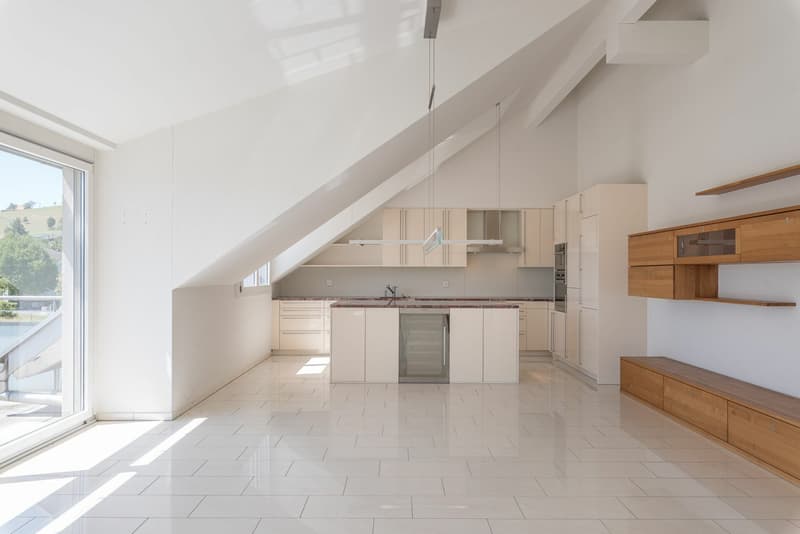 Grosszügige 4.5-Zimmer-Attika-Wohnung mit zwei Tiefgaragenplätzen, zwei Kellern (2)