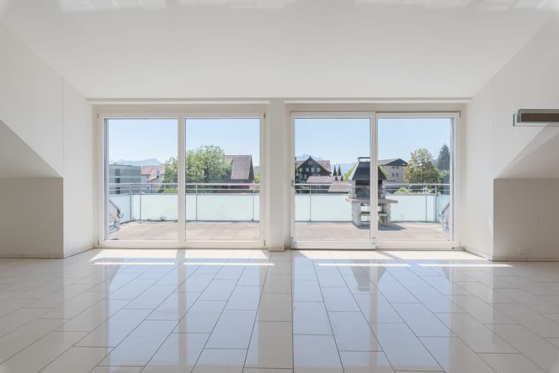 Grosszügige 4.5-Zimmer-Attika-Wohnung mit zwei Tiefgaragenplätzen, zwei Kellern (7)