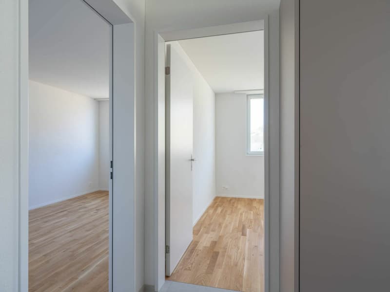 Neues 8.5-Zimmer-Doppeleinfamilienhaus mit grosszügigem Garten (12)