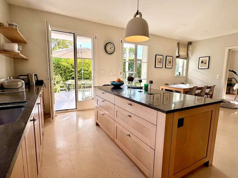 Elegant family home with pool in a quiet setting, Commugny (10)
