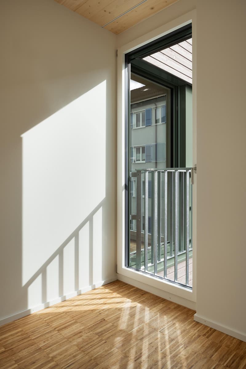 Moderne Wohnung mit grossem Balkon (7)