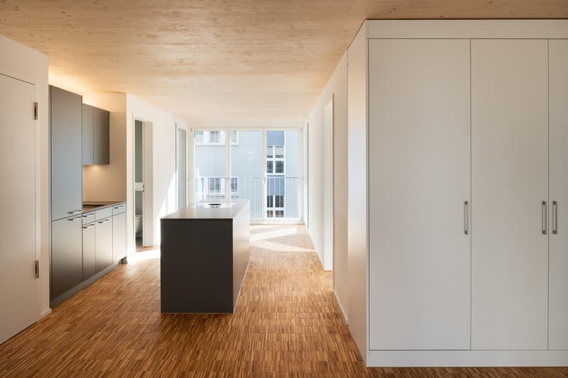 Moderne Wohnung mit grossem Balkon (3)