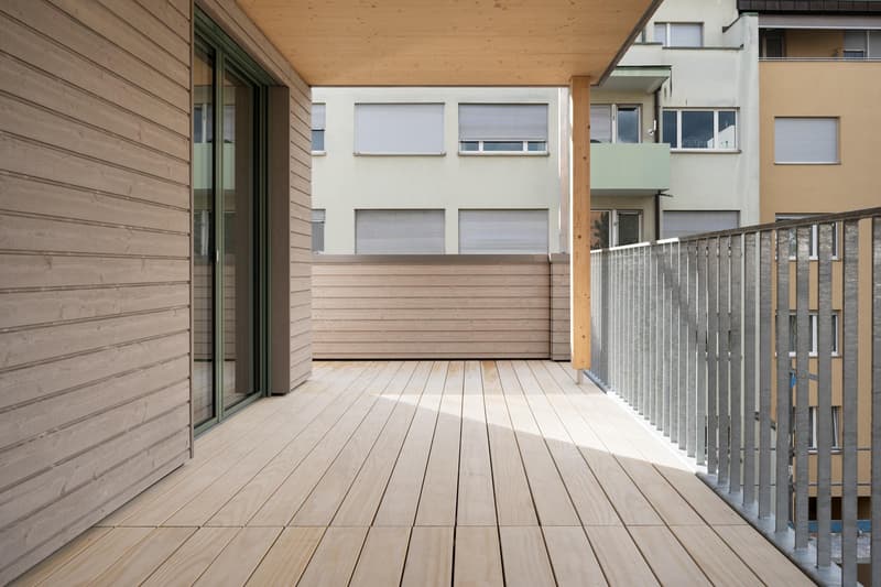Moderne Wohnung mit grossem Balkon (7)