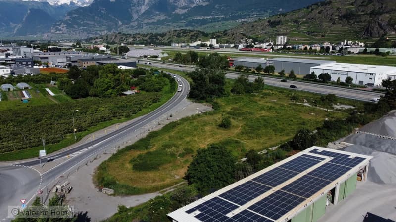 Terrains idéalement situés en bordure d'autoroute à Sion (2)