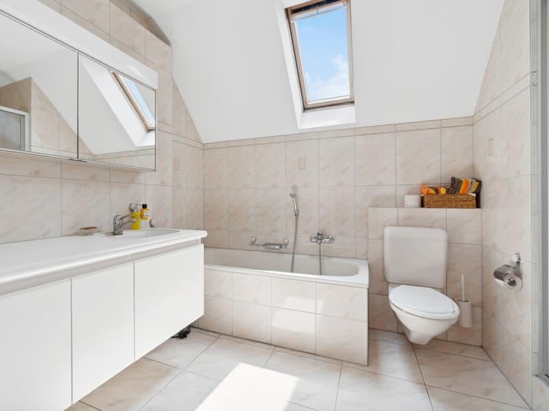 Luxuriöse, exklusive 6.5-Zimmer-Duplex-Wohnung  in Volketswil (11)
