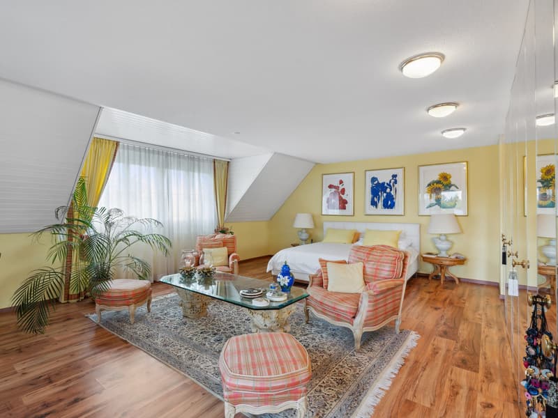 Luxuriöse, exklusive 6.5-Zimmer-Duplex-Wohnung  in Volketswil (7)