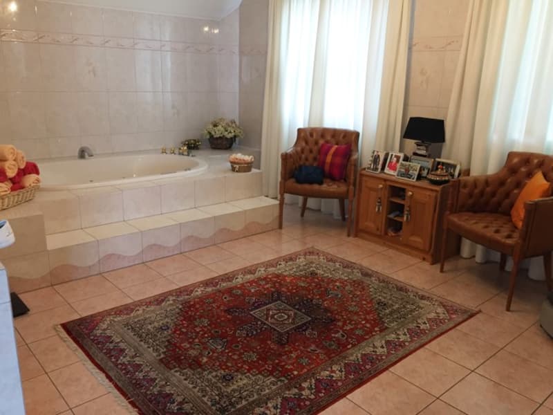 Luxuriöse, exklusive 6.5-Zimmer-Duplex-Wohnung  in Volketswil (9)