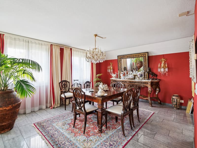 Luxuriöse, exklusive 6.5-Zimmer-Duplex-Wohnung  in Volketswil (3)