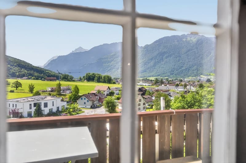 Charmantes 6.5-Zimmer-Chalet in ruhiger Lage in Schänis (8)