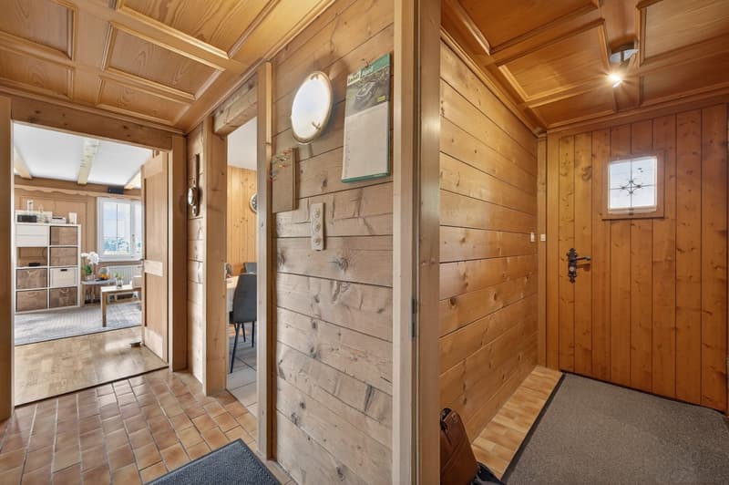 Charmantes 6.5-Zimmer-Chalet in ruhiger Lage in Schänis (4)