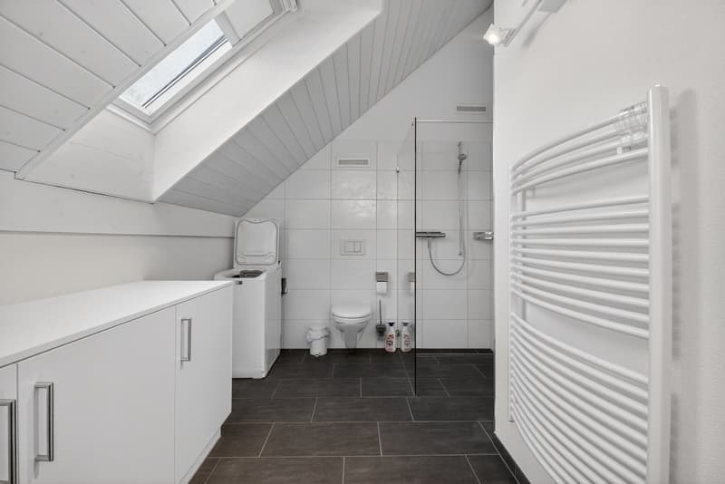 RESERVIERT Moderne 5.5-Zimmer-Maisonette-Wohnung mit unverbaubarer Sicht (11)