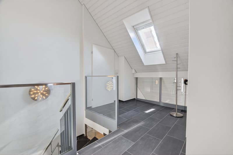 RESERVIERT Moderne 5.5-Zimmer-Maisonette-Wohnung mit unverbaubarer Sicht (8)