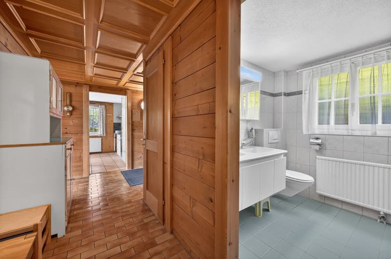 Charmantes 6.5-Zimmer-Chalet in ruhiger Lage in Schänis (11)