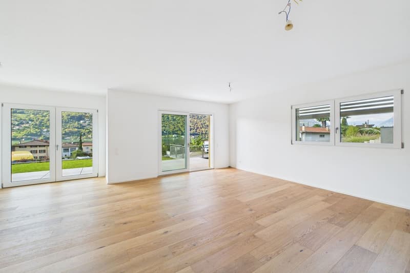 Attractive new apartment in the "Maison du Lac" residence (4)