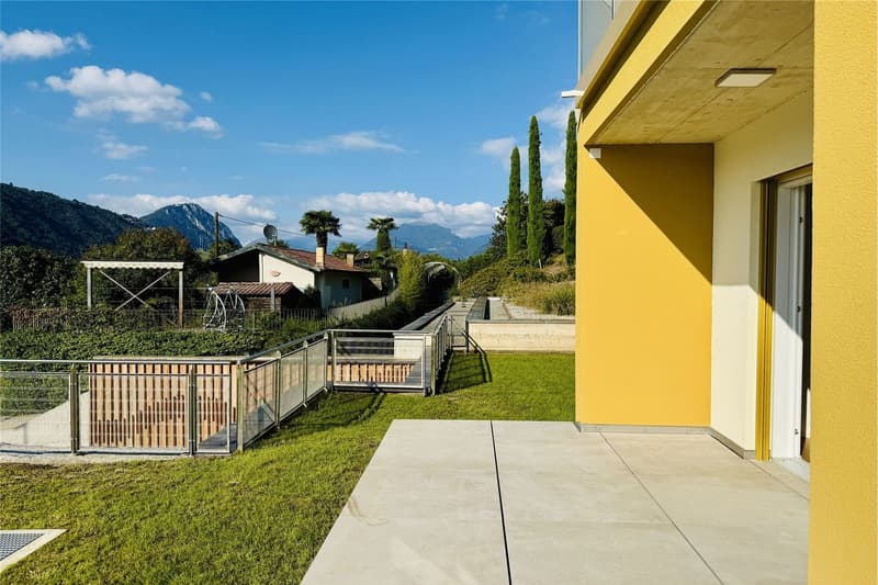 Attractive new apartment in the "Maison du Lac" residence (8)