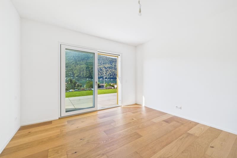 Attractive new apartment in the "Maison du Lac" residence (12)