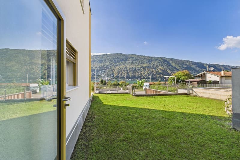 Attractive new apartment in the "Maison du Lac" residence (15)