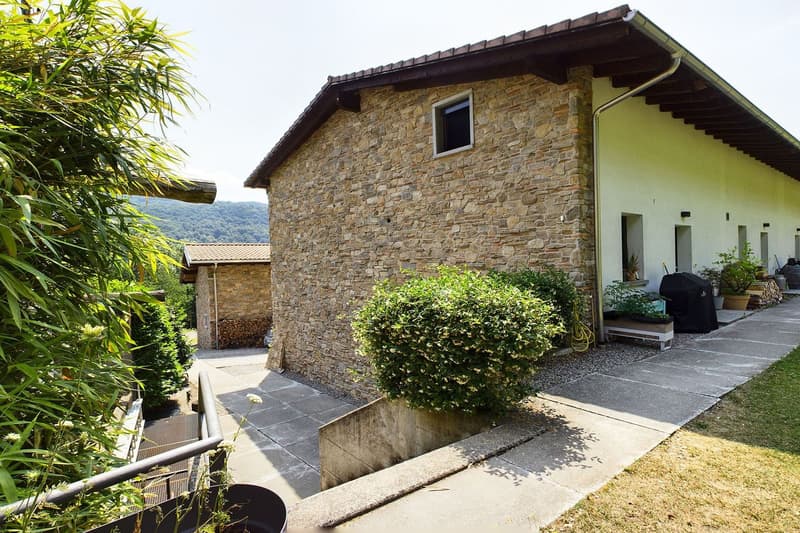 Montagnola - Comfort and Modernity: spacious 3½-room duplex apartment for rent (11)