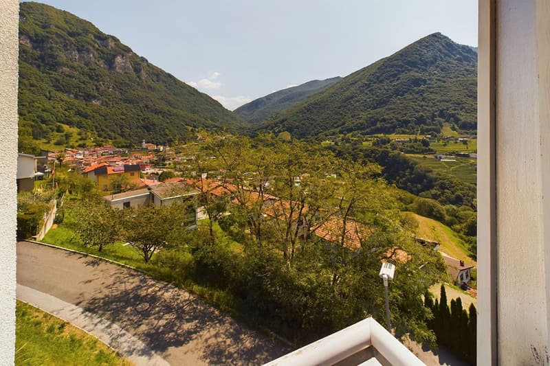 Design Villa in the Green of Arogno - Dreamlike Panoramic View! (10)
