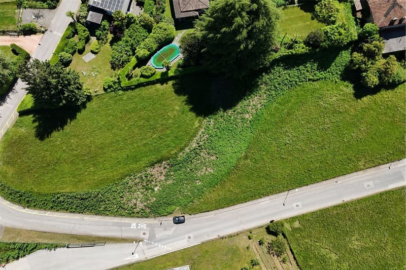 Terrain de construction intéressant R3 dans un excellent emplacement ensoleillé (3)