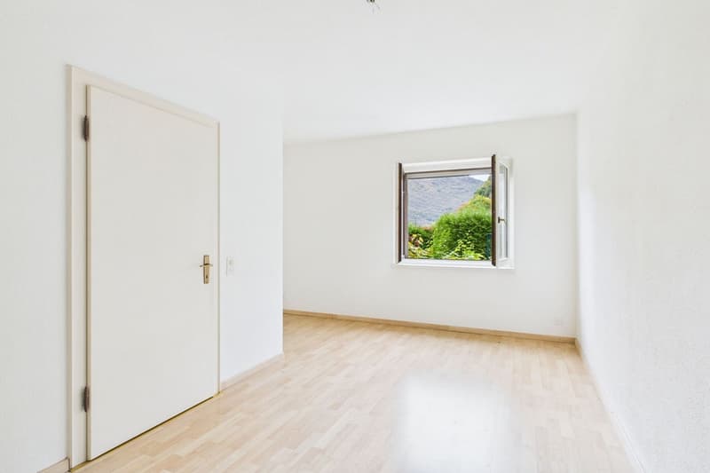 Morcote - 3,5 pièces avec une vue magnifique et un jardin (8)