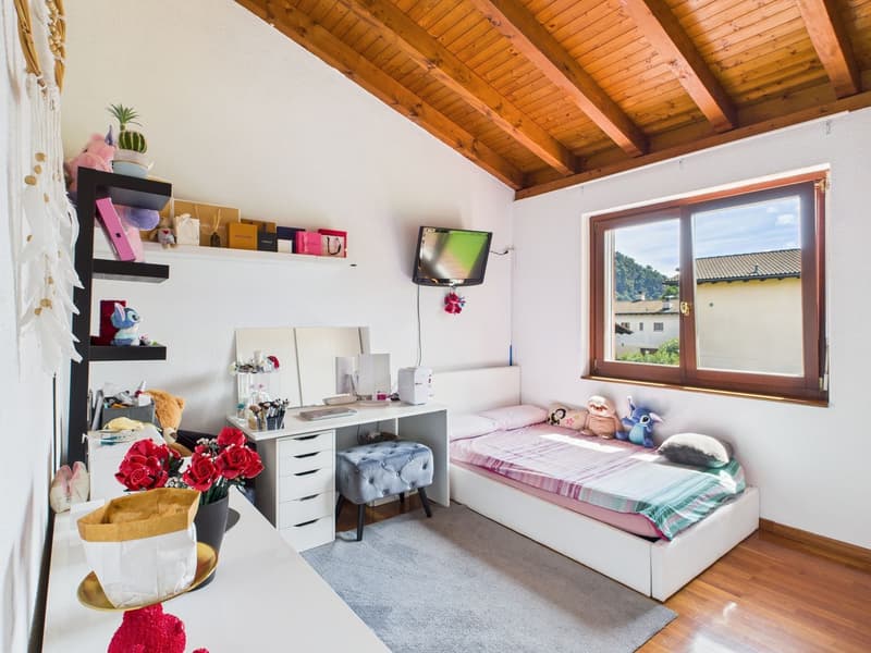 Villa indipendente con grande giardino e grottino caratteristico a Taverne (22)