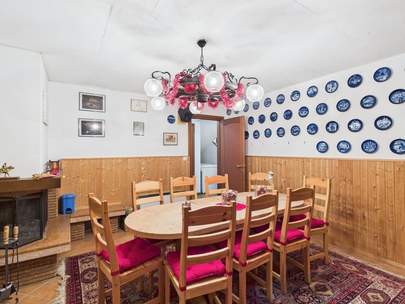 Villa indipendente con grande giardino e grottino caratteristico a Taverne (26)