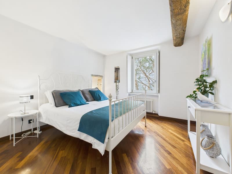 2.5-room apartment with a dreamy lake view in the heart of Morcote (7)