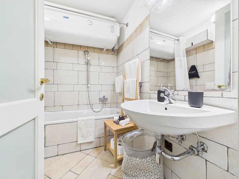 2.5-room apartment with a dreamy lake view in the heart of Morcote (10)