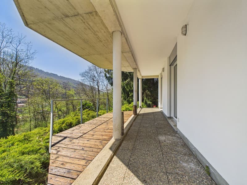 Haus mit grossem, bebaubarem Grundstück in sonniger Lage (13)