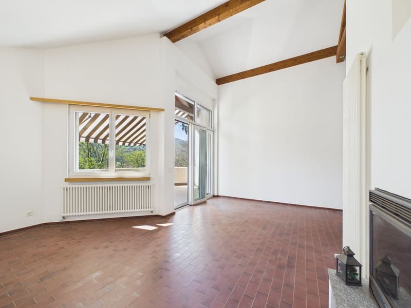 Haus mit grossem, bebaubarem Grundstück in sonniger Lage (6)