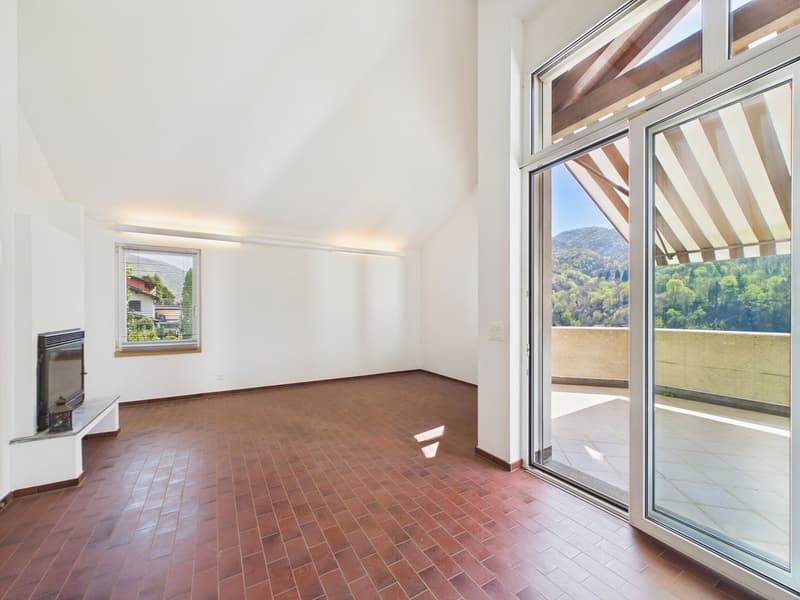 Haus mit grossem, bebaubarem Grundstück in sonniger Lage (3)