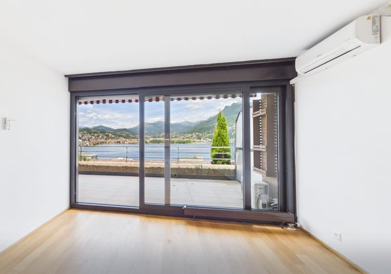 Panoramawohnung mit traumhaftem Blick auf den Golf von Lugano (8)
