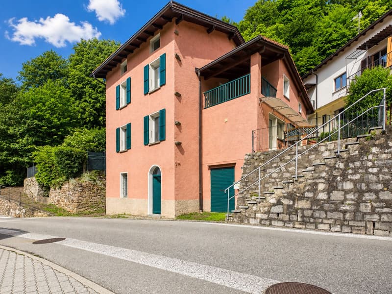 Traumhaftes Einfamilienhaus voller Charme mit Garten (1)