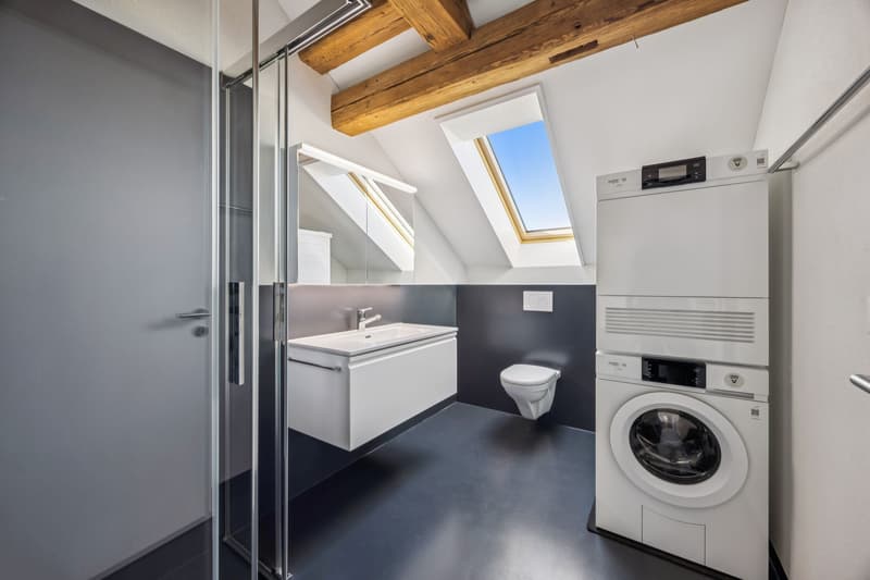 Exklusive 5.5-Zimmer-Dach-Maisonette mit Charme (13)