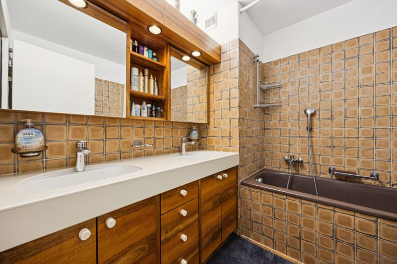 Ihr neues Zuhause auf zwei Ebenen: Grosszügige 5.5-Zimmer-Duplexwohnung (9)