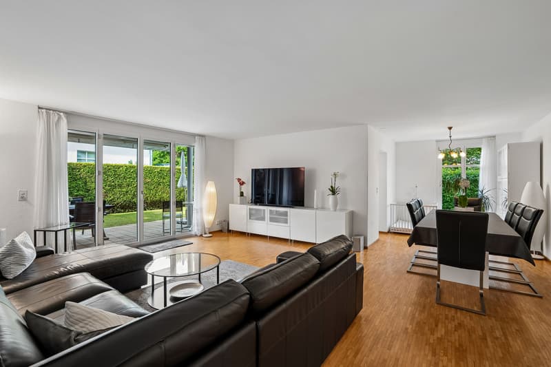Gartenwohnung mit Einfamilienhausgefühl - 260 m² Privatgarten (3)