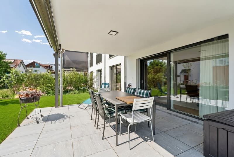 Wohnen wie im Einfamilienhaus - 4.5 Zimmer mit riesigem Privatgarten (13)