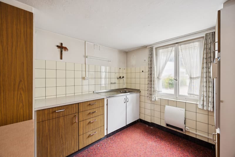 Grosszügiges 7-Zimmer-Haus in Leibstadt mit grosser Dachterrasse und viel Potenzial (11)