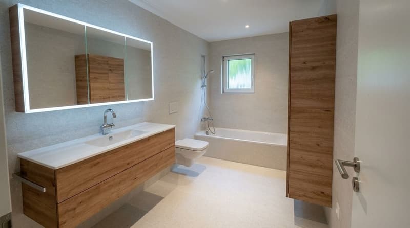 Exklusive 4.5-Zimmer-Wohnung in sonniger Hanglage von Grellingen (9)