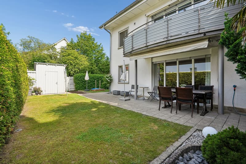 Gartenwohnung mit Einfamilienhausgefühl - 260 m² Privatgarten (2)