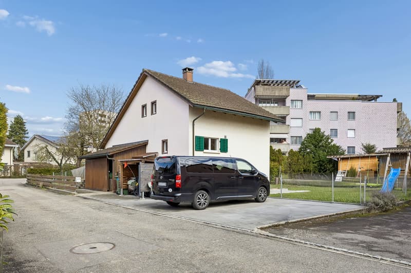 Einfamilienhaus mit Gartenidylle, grossem Aussenbereich und spannendem Ausbaupotenzial (11)