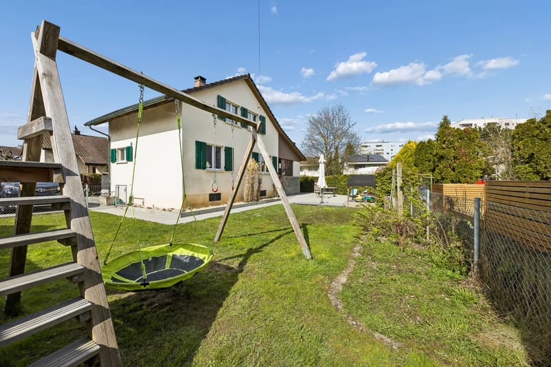 Einfamilienhaus mit Gartenidylle, grossem Aussenbereich und spannendem Ausbaupotenzial (12)
