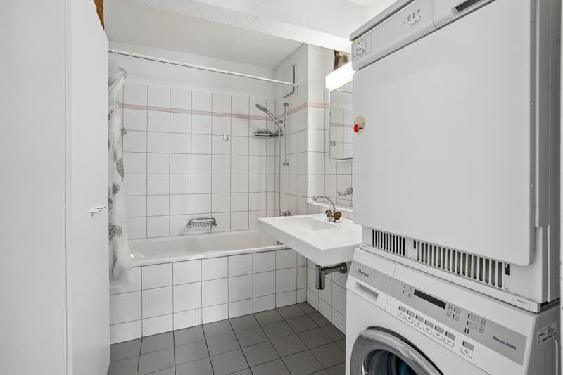 Wohnen über den Dächern von Baden - Exklusive 2.5-Zimmer-Wohnung mit Weitblick (8)