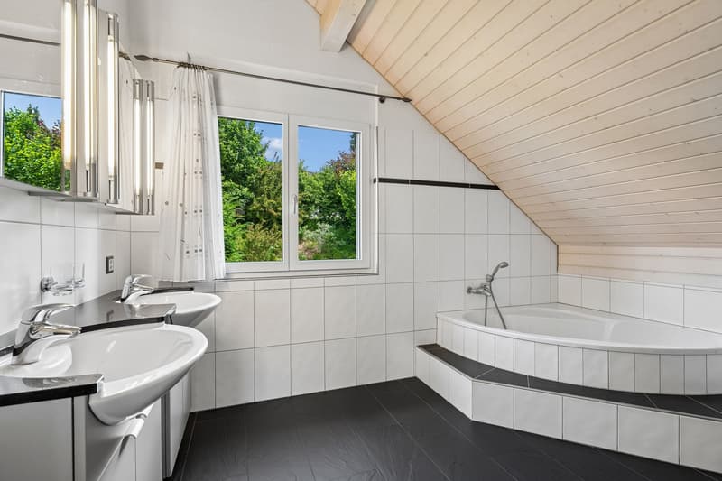 Einziehen und wohlfühlen - gepflegtes 5.5 Zimmer Einfamilienhaus (8)