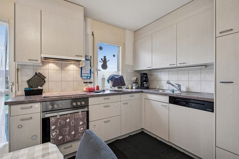 Familienfreundliche 5.5-Zimmer-Wohnung mit viel Raum und Komfort (2)