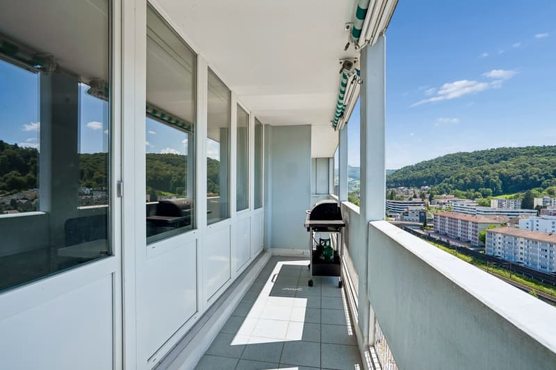 Panoramablick inklusive - Exklusive 2.5-Zimmer-Wohnung in Baden (11)